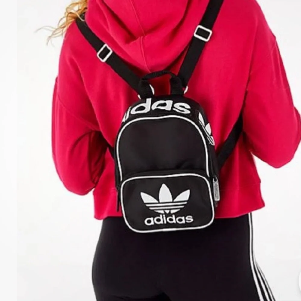 RESERVED 🚨Adidas ORIGINALS SANTIAGO MINI BACKPACK small black white pocket - Picture 3 of 16